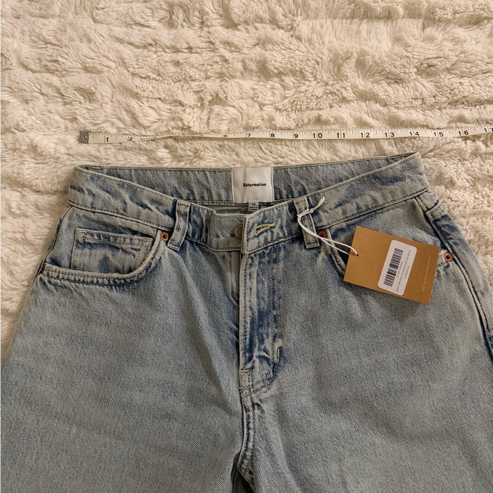 REFORMATION Cary Low Rise Slouchy Wide Leg Short Jeans - Cloquet - Picture 7 of 9